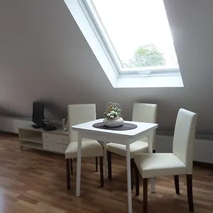 Flughafenapartement Sky View Apartment Dusseldorf